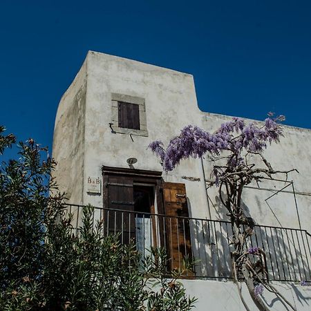Torre La Mezzaluna Bed & Breakfast Весте Екстериор снимка