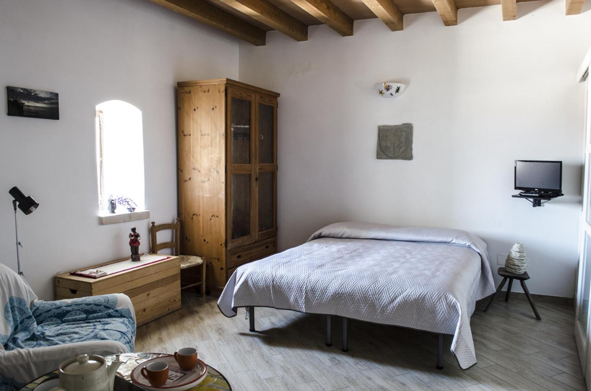 Torre La Mezzaluna Bed & Breakfast Весте Екстериор снимка